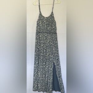 Lucky Brand Maxi Dress L Blue Gray Floral Ruffle Smocked Strappy Scoop Neck Slit